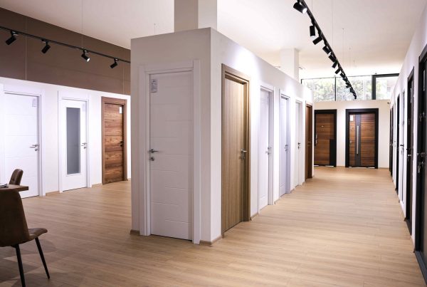 Koliko košta kupovina novih vrata za stan od 50 kvadrata?