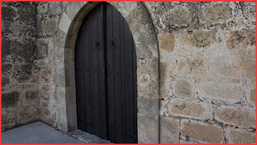 Istorija ulaznih vrata – od kamenih ploča do pametnih sistema